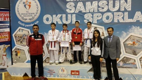 Atatürk Ortaokulu 3 Öğrenci Sporcuyla Türkiye Şampiyonasına Gitmeye Hak Kazandı