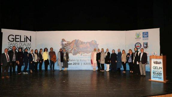 Bizim Gök Kubbemiz Projesi "Gelin Tanış Olalım İşi Kolay Kılalım" Çalıştayı Diyarbakır Kayapınar´da gerçekleştirildi.